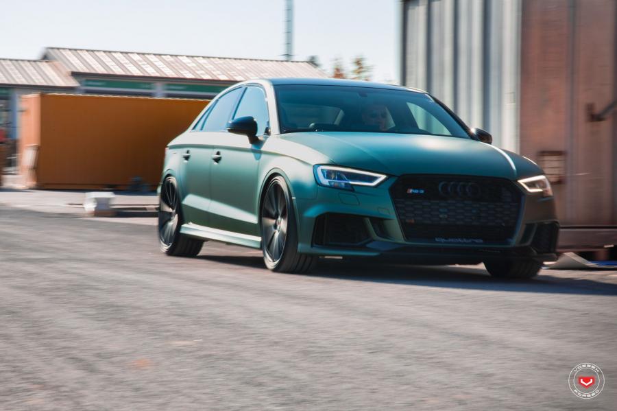  Audi RS3 Sedan on Vossen Wheels (VPS-301) 2018 года  (фото 17 из 57)